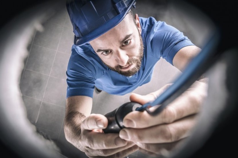 gallery/electrician-work_103577-1388